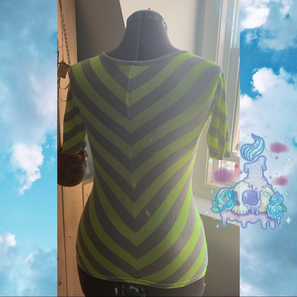 💀 Neon Striped Top - Picture 2 of 4